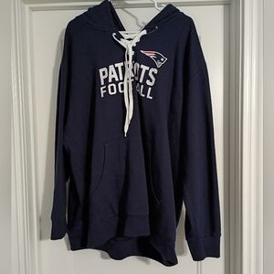 Majestic Patriots Football Sz XL Men's Navy Hoodie with White Details